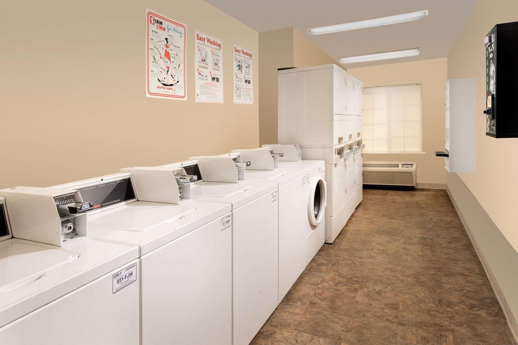 Comodidades del Alojamiento WoodSpring Suites Topeka