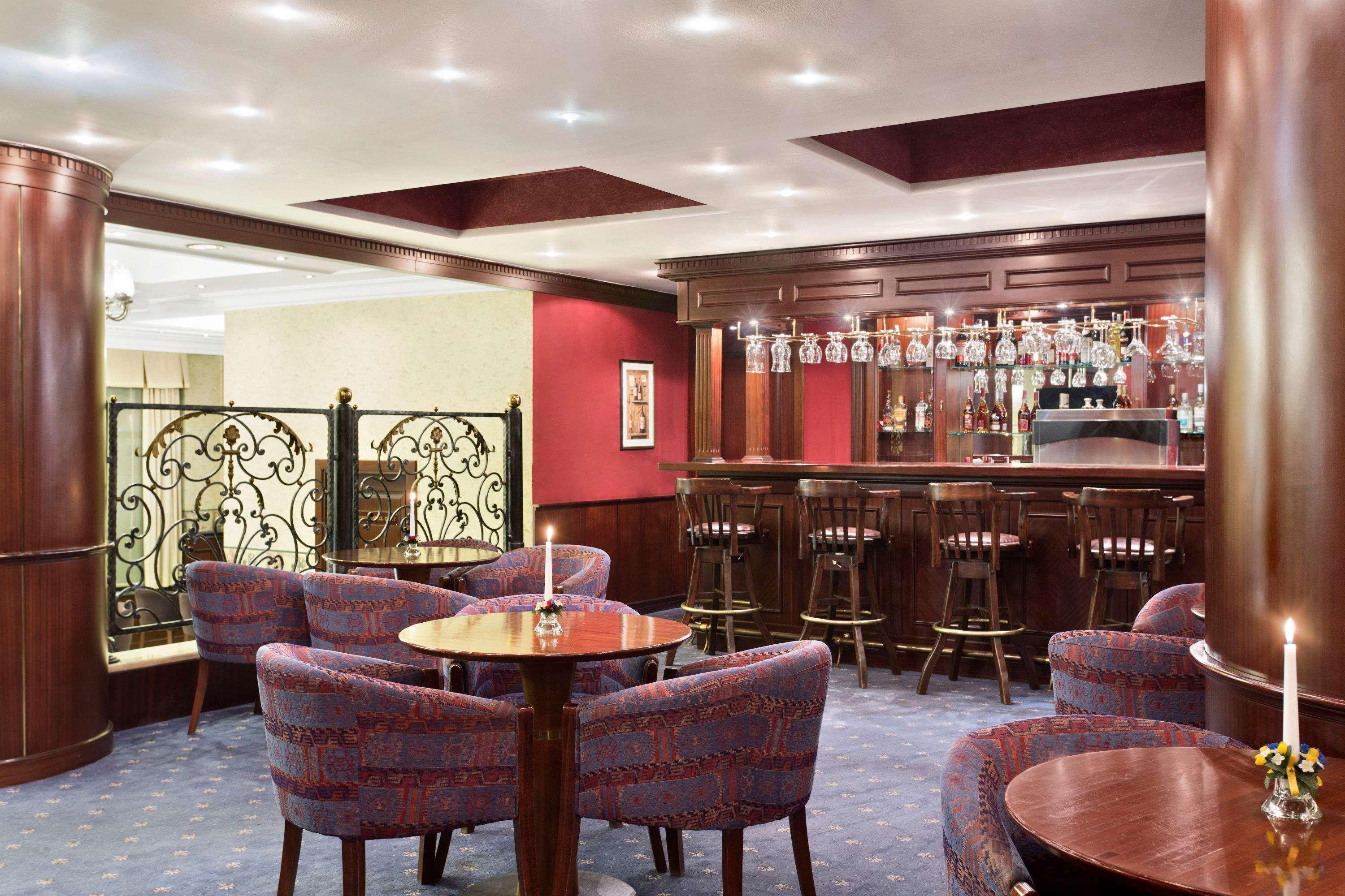 Bar/Salón Ramada Bucharest Majestic Hotel