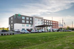 Alojamiento - Holiday Inn Exp & Sts Bourbonnais East - Bradley