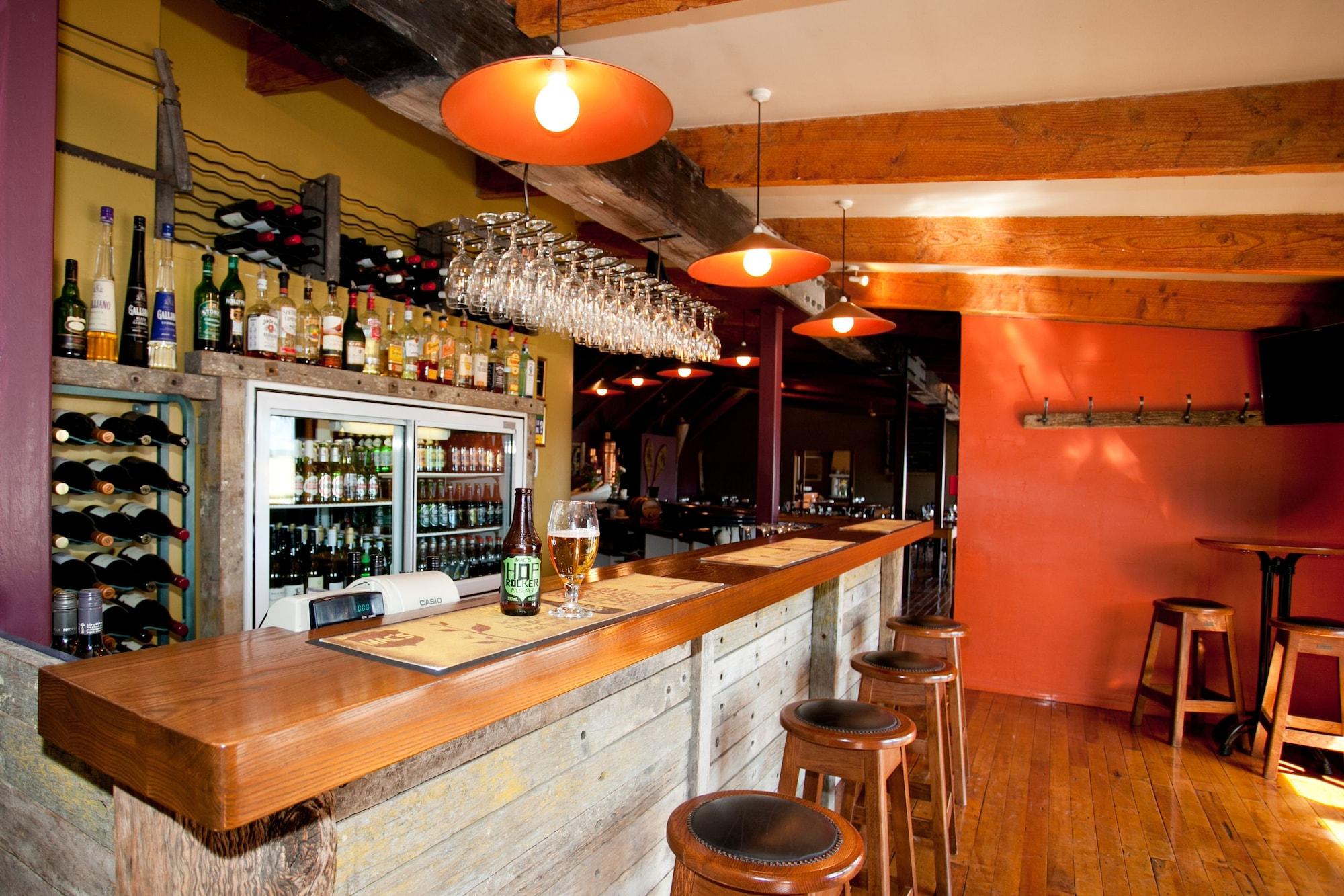 Bar/Salón Ski Time Lodge