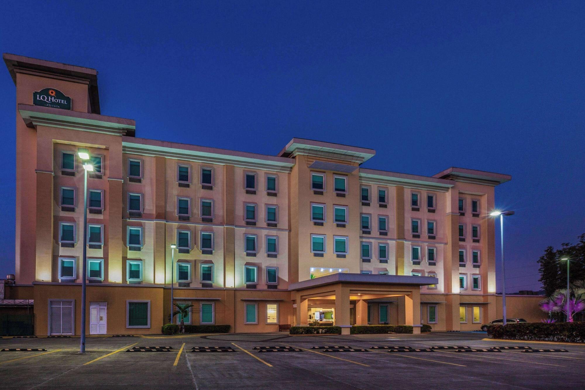 Vista Exterior La Quinta by Wyndham Poza Rica