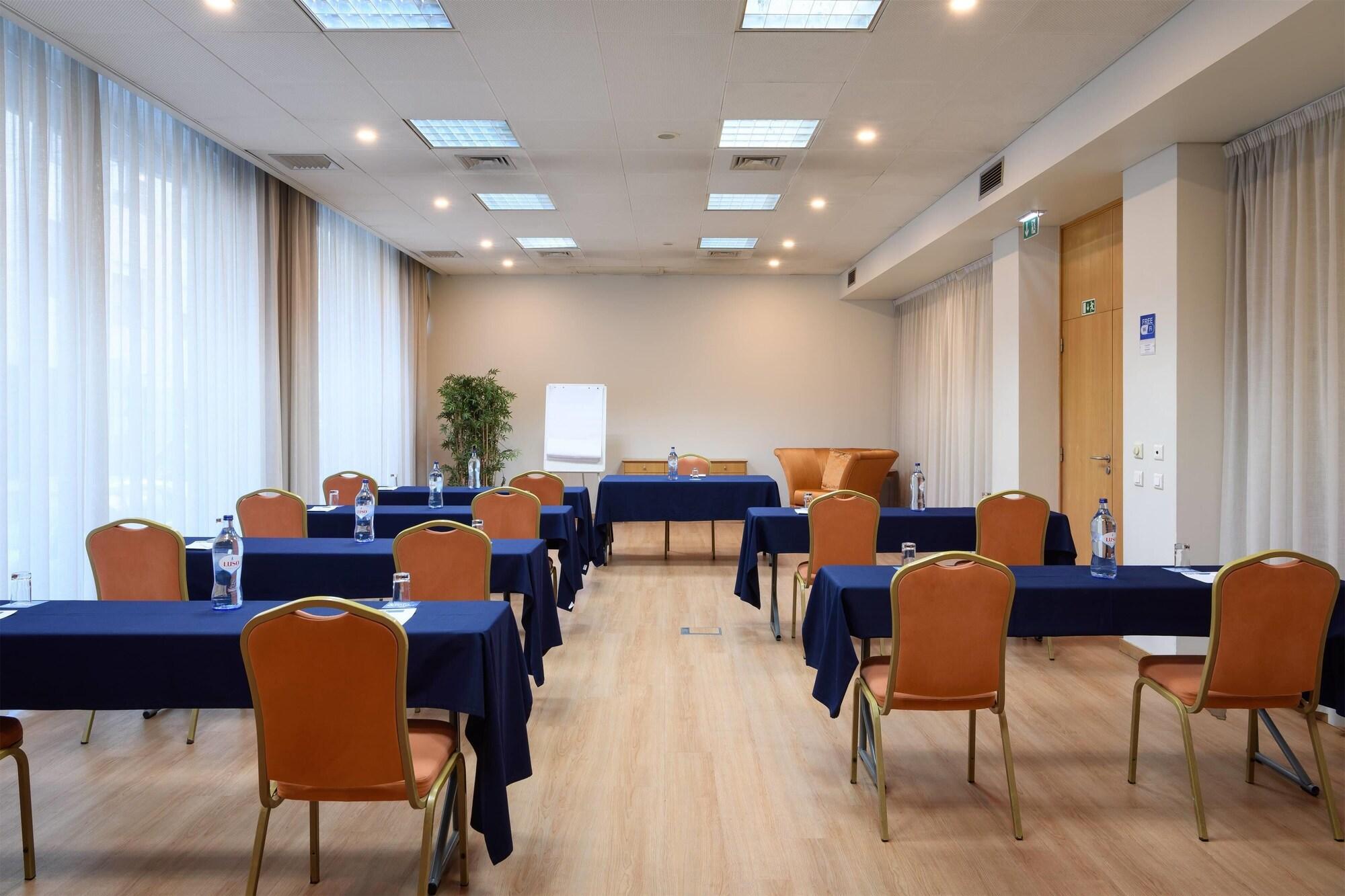 Sala de Reuniones TRYP by Wyndham Porto Centro Hotel