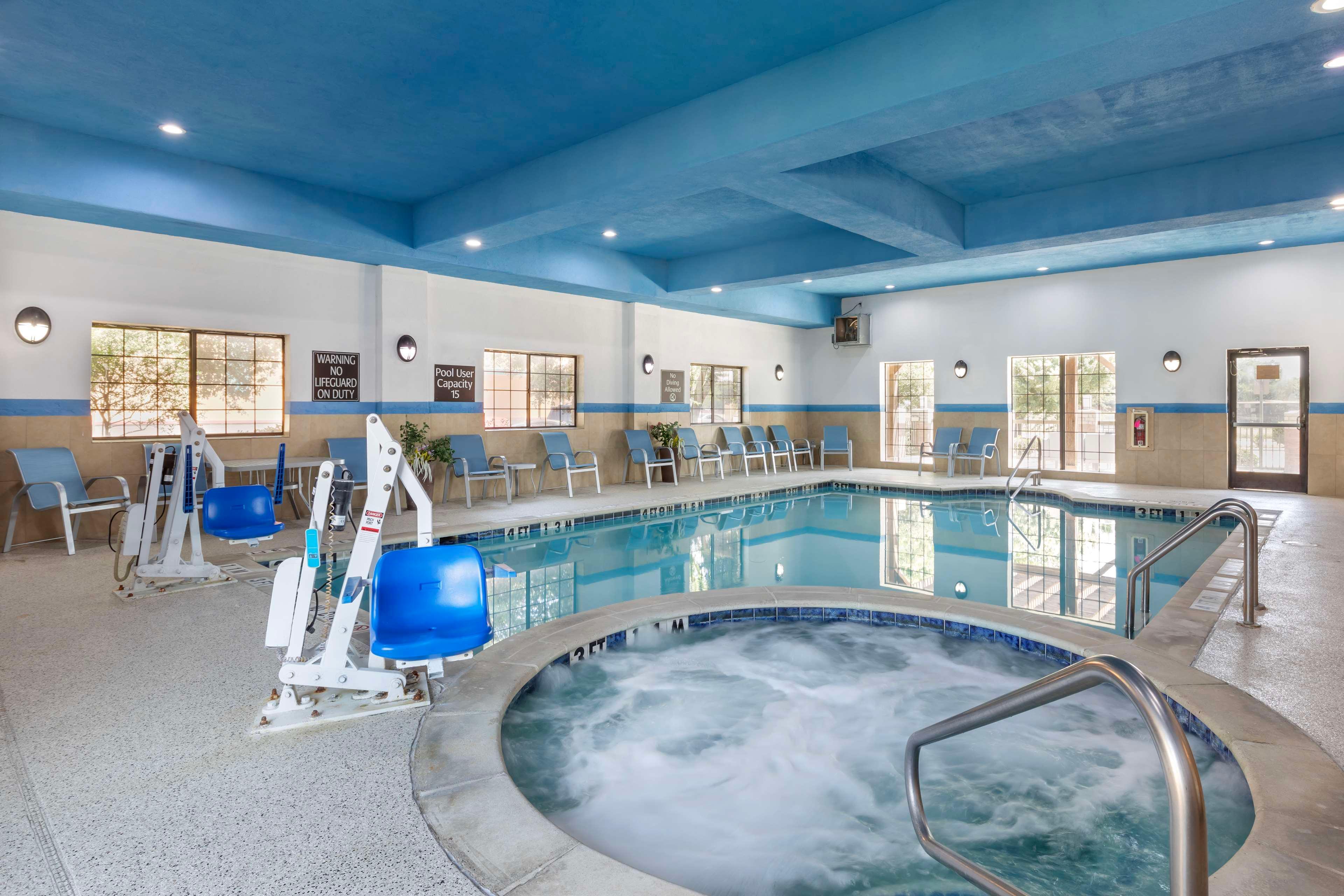 Vista Piscina Best Western Plus Mansfield Inn & Suites