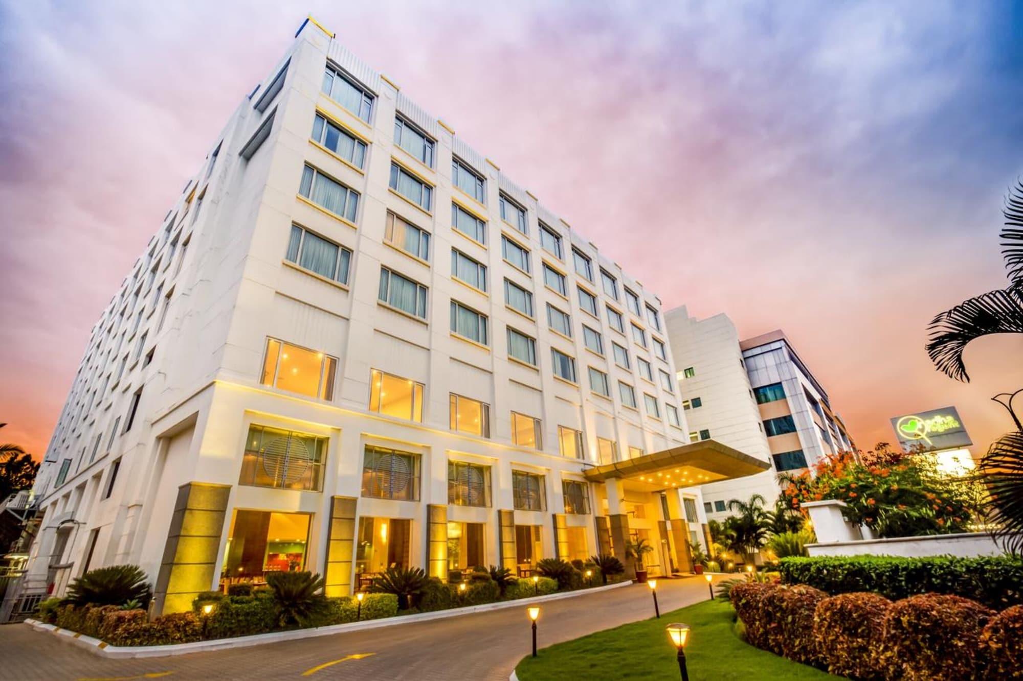Vista Exterior Radha Regent