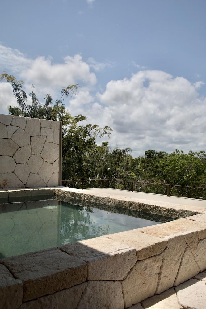 Vista Piscina Arthouse Art Residences