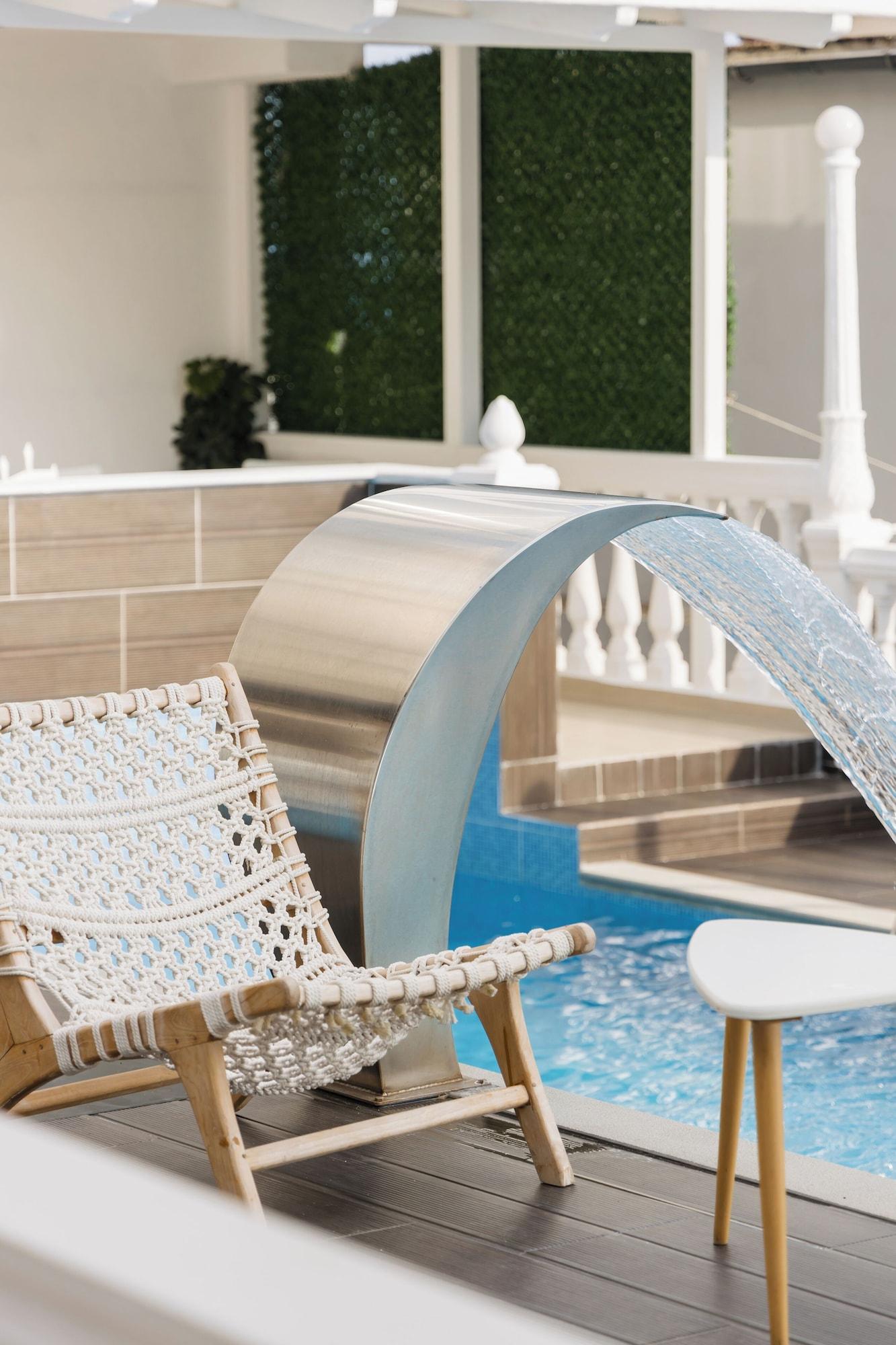 Vista Exterior Qeparo Napolon Complex