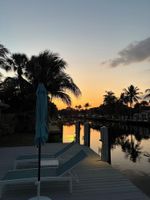 Alquiler Vacacional - Waterfront Oasis w/ Pool + Sunset Views & Dock