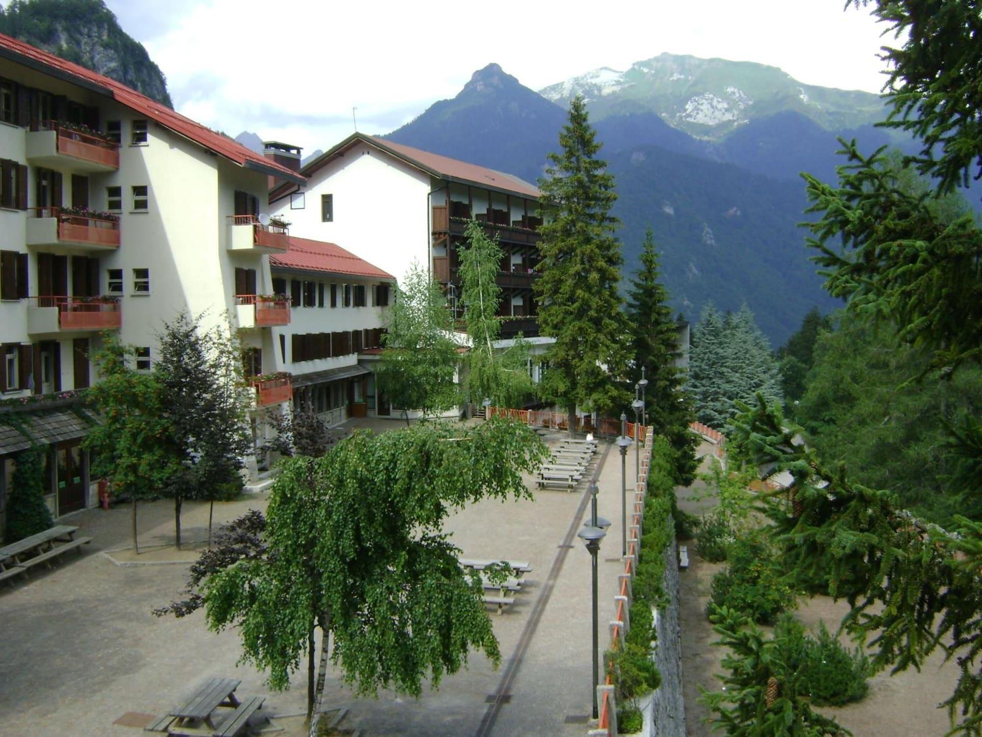 Vista Exterior Bella Italia & Efa Village