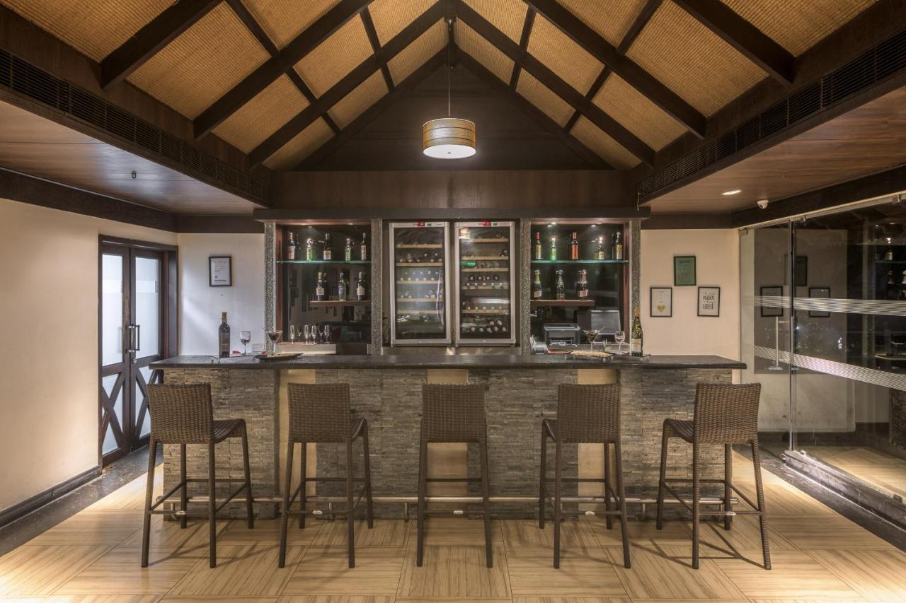 Bar/Salón Club Mahindra Cherai