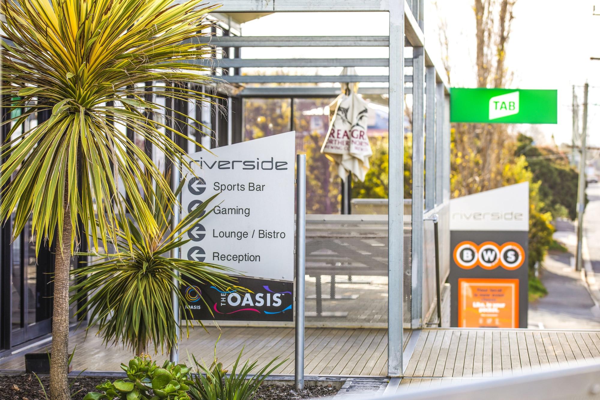 Vista Exterior Nightcap at Riverside Hotel