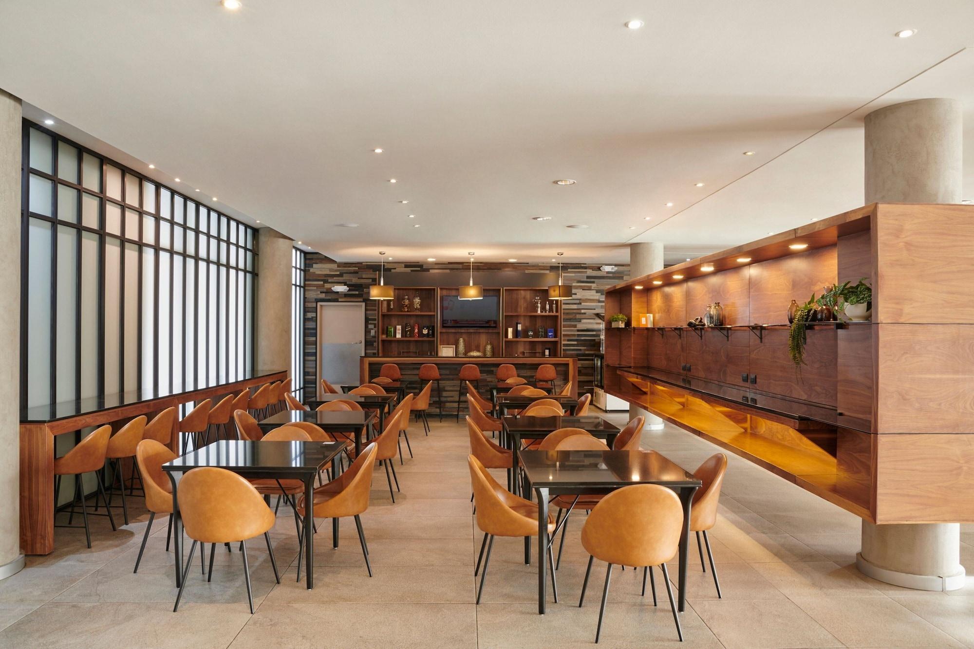 Restaurant Four Points By Sheraton Distrito Uno Chihuahua