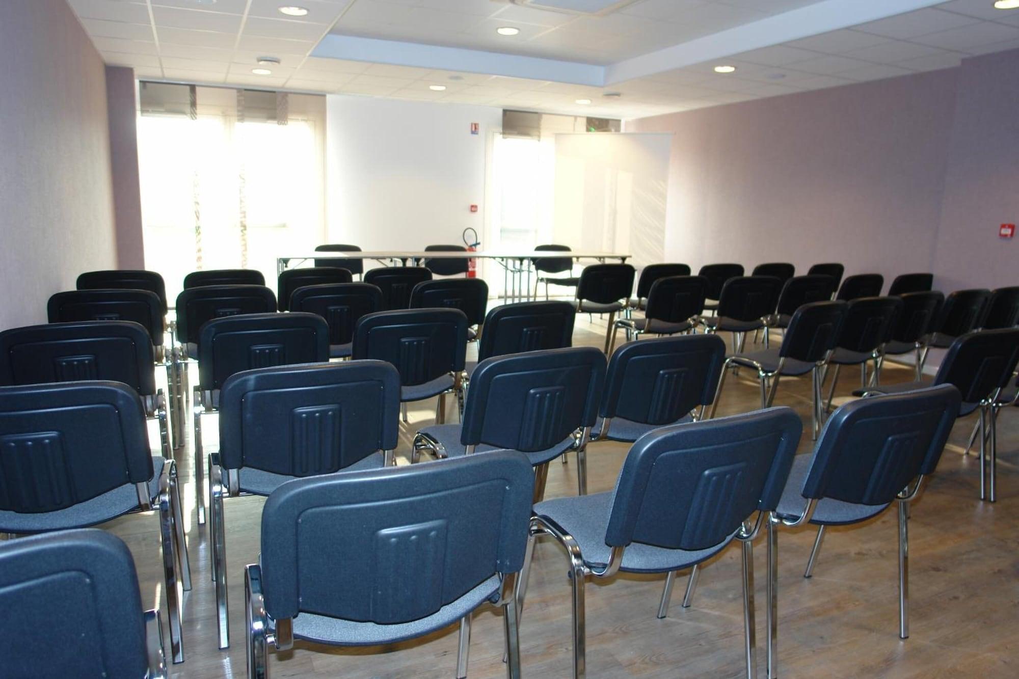 Sala de Reuniones Brit Hotel Vannes-Theix
