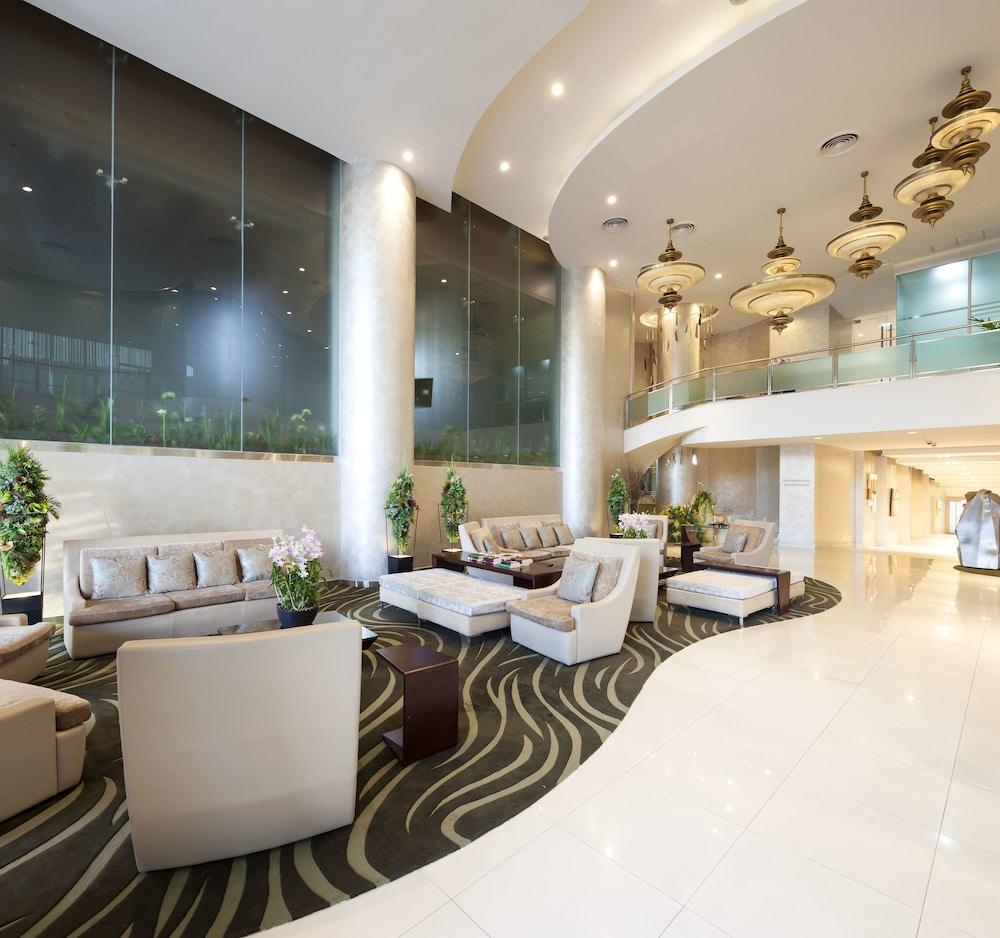 Vista Lobby Viva Garden Serviced Residence