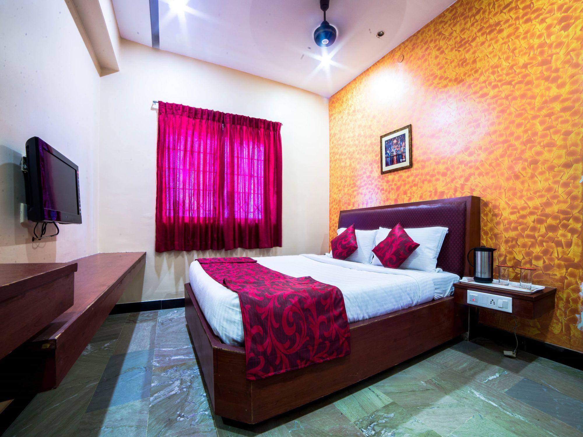 Habitación OYO 11585 Hotel Shreenithi