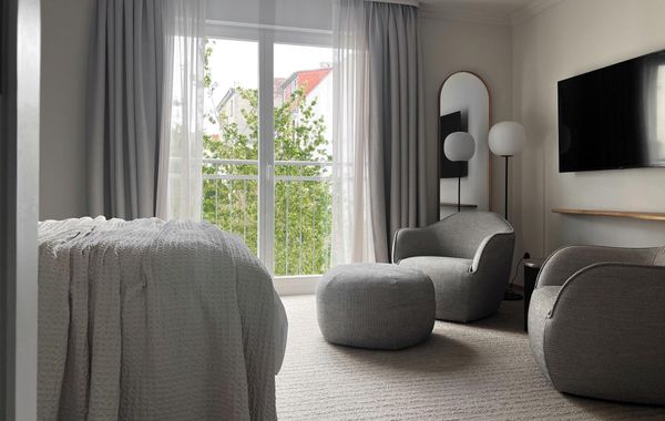 ADELANTE Boutique Hotel