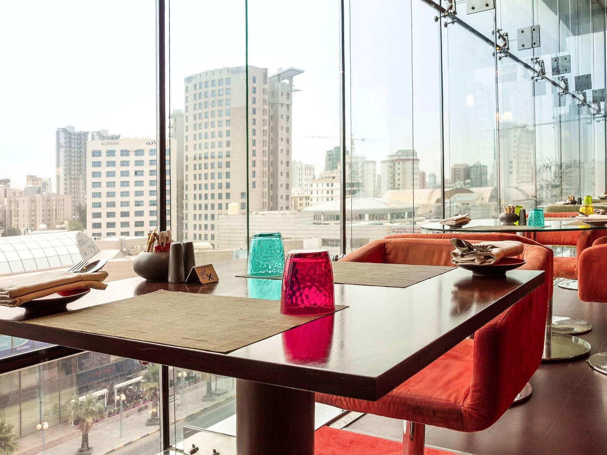 Vista Exterior ibis Kuwait Salmiya