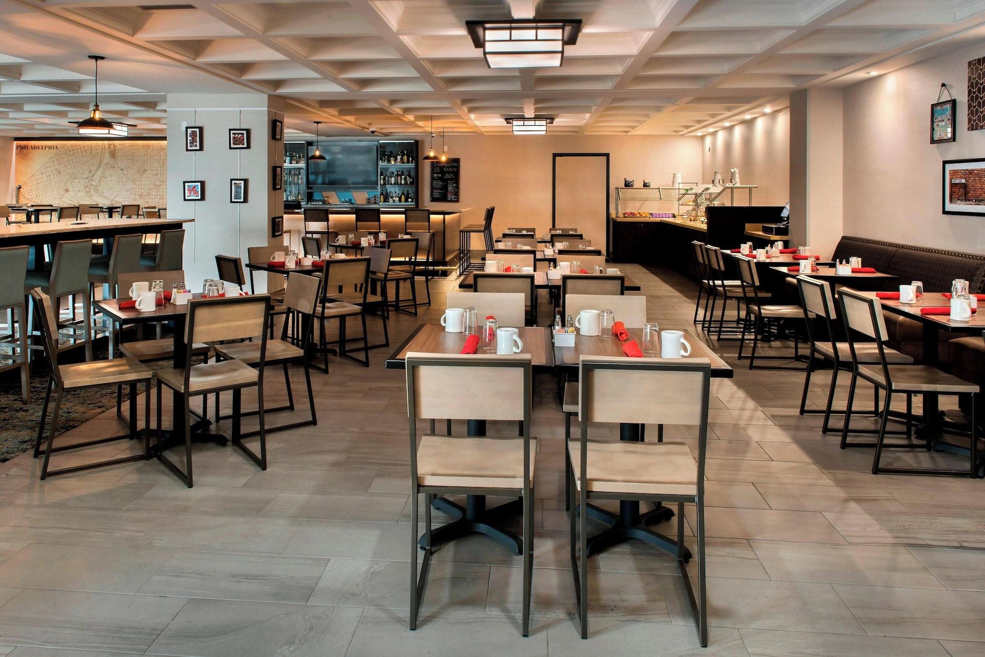 Restaurant Four Points by Sheraton Philadelphia Northeast