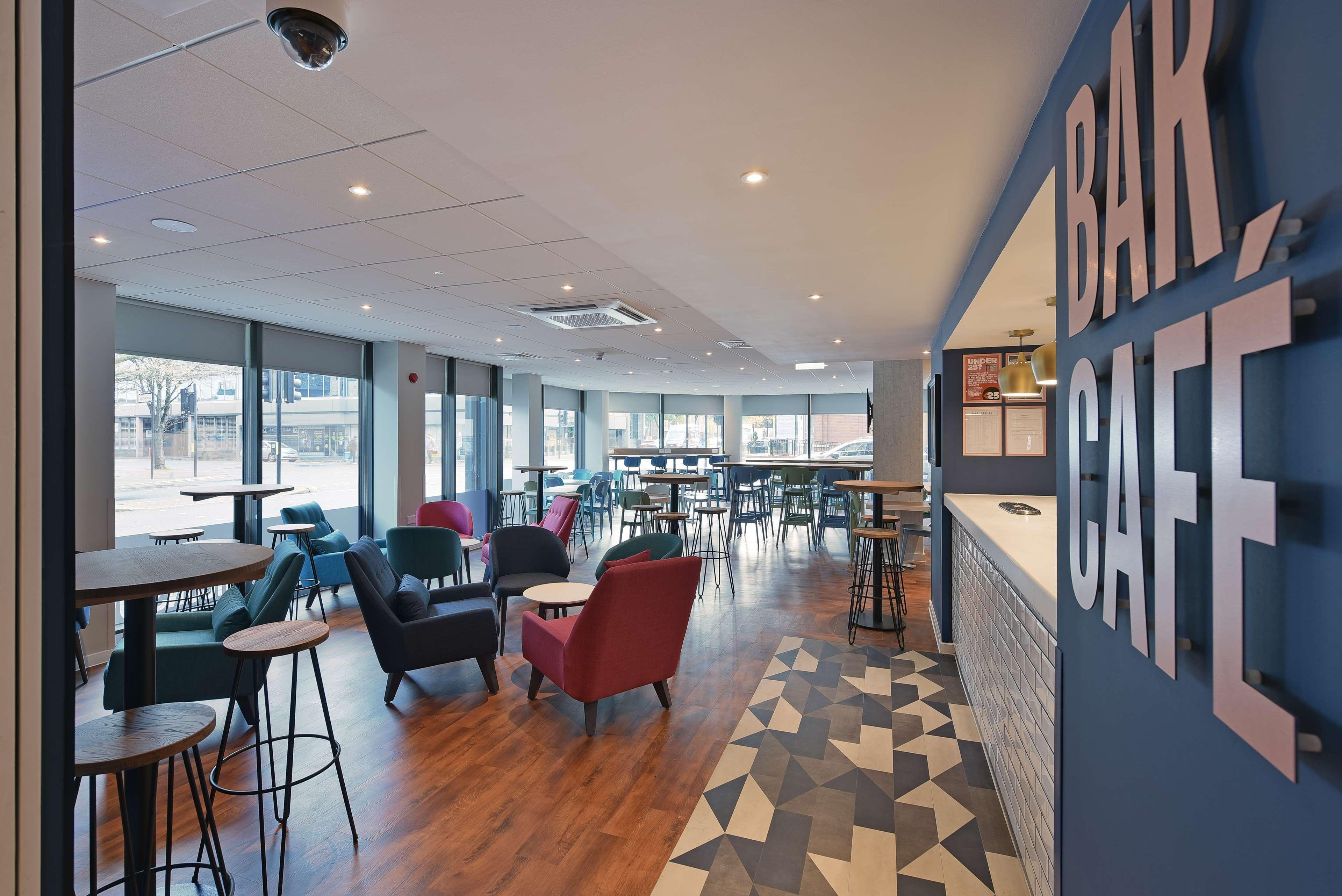 Bar/Salón Travelodge London Hounslow