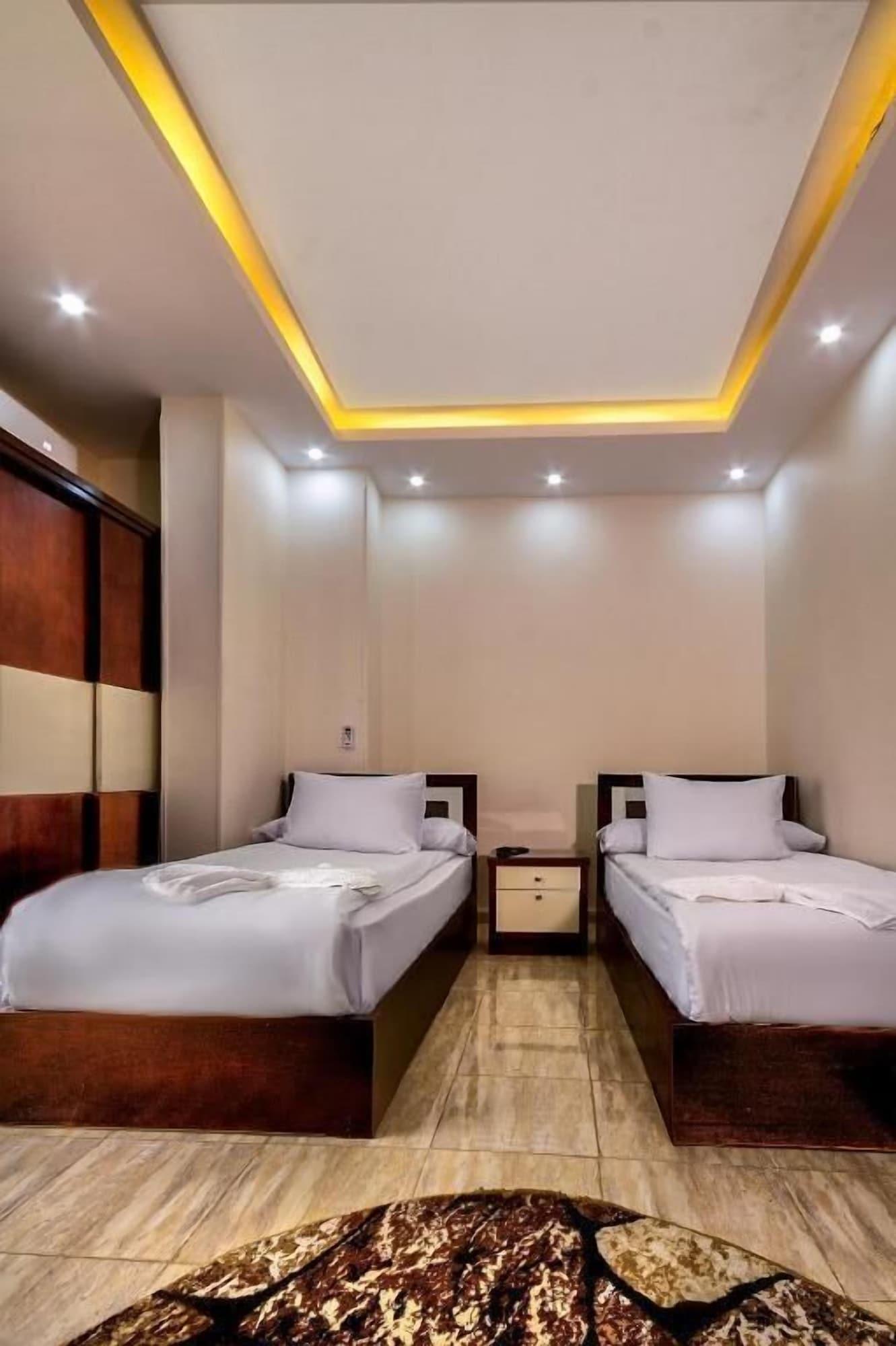 Habitación Anubis Kingdom Pyramids View