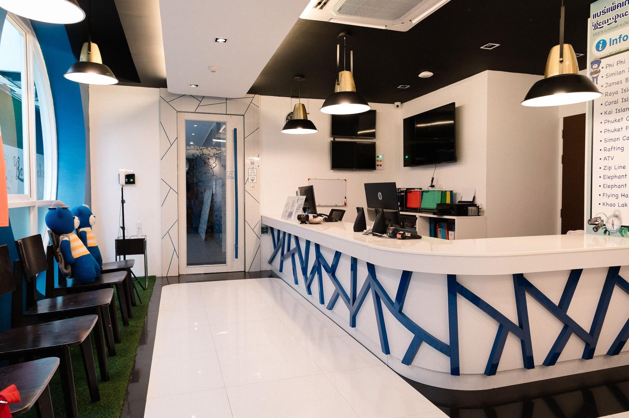 Vista Lobby BearPacker Patong Hostel