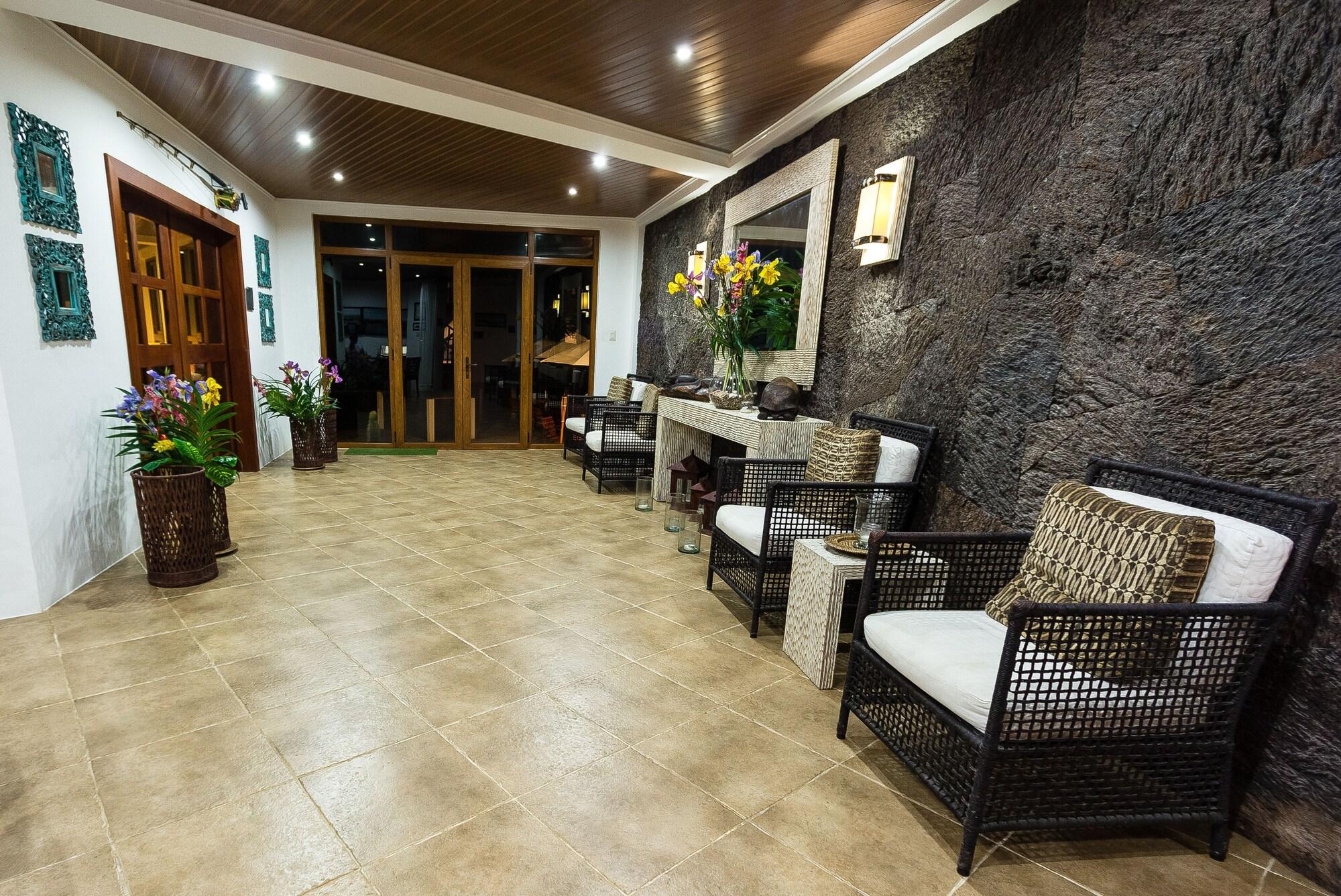 Vista Lobby Iguana Crossing Boutique Hotel