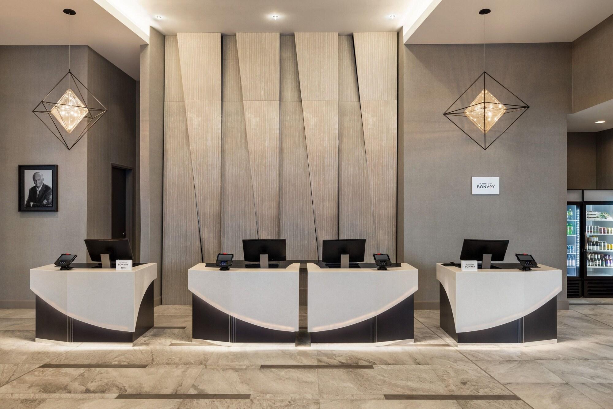 Vista Lobby Marriott New York JFK Airport