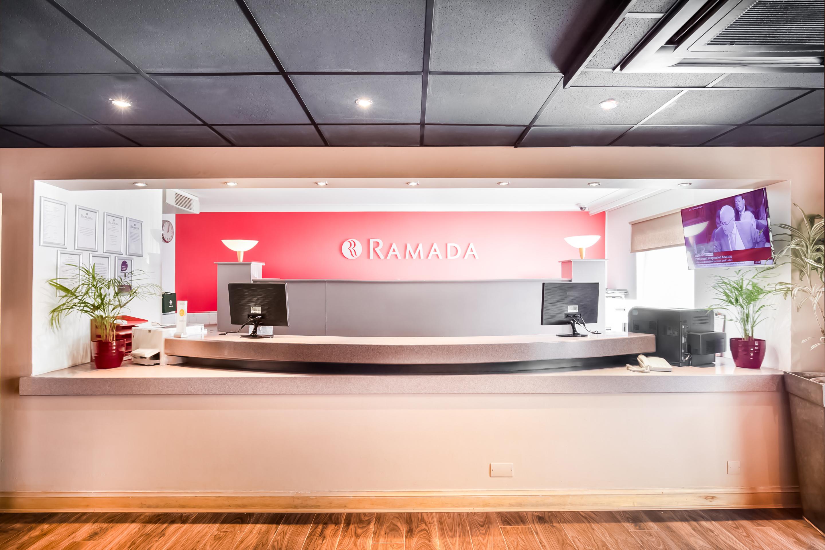 Vista Lobby OYO Flagship London Finchley