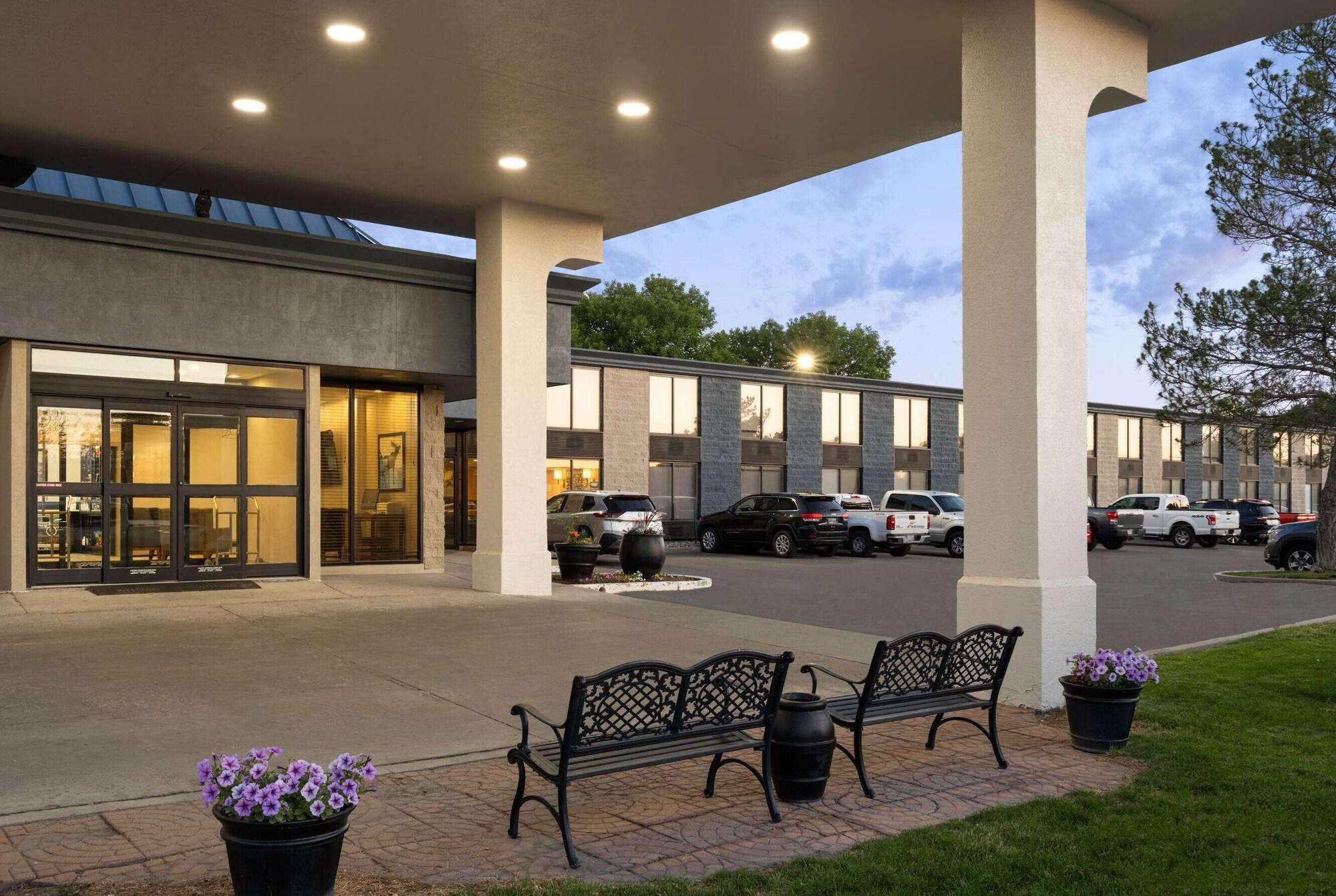 Vista Exterior AmericInn by Wyndham Casper Event Center Area