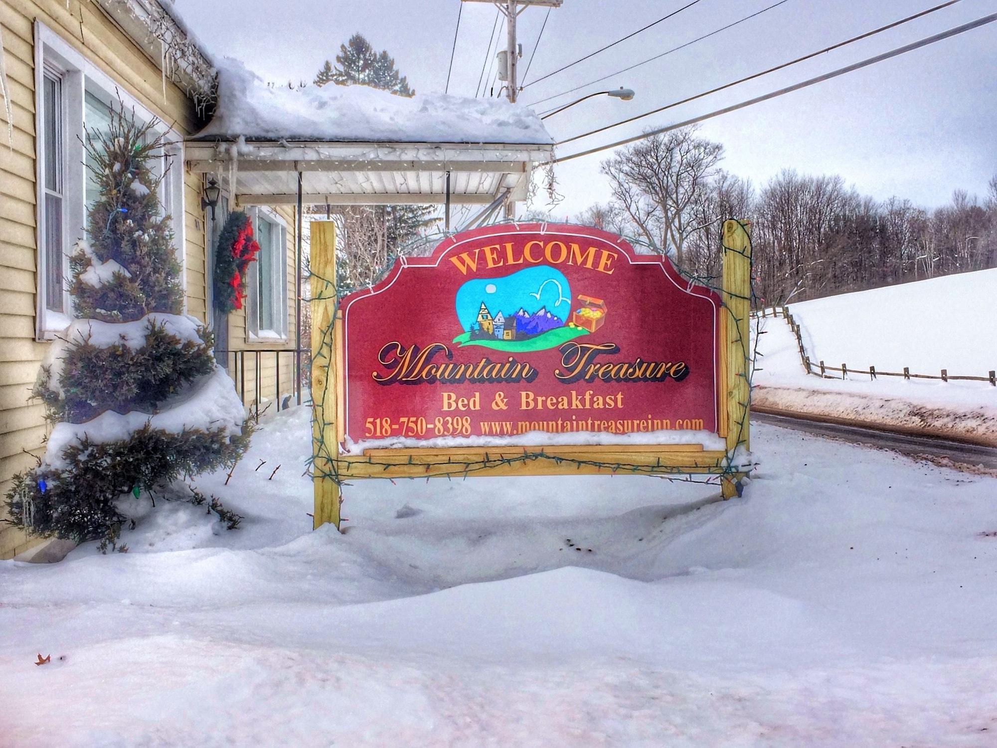 Vista Exterior Mountain Treasure B&B