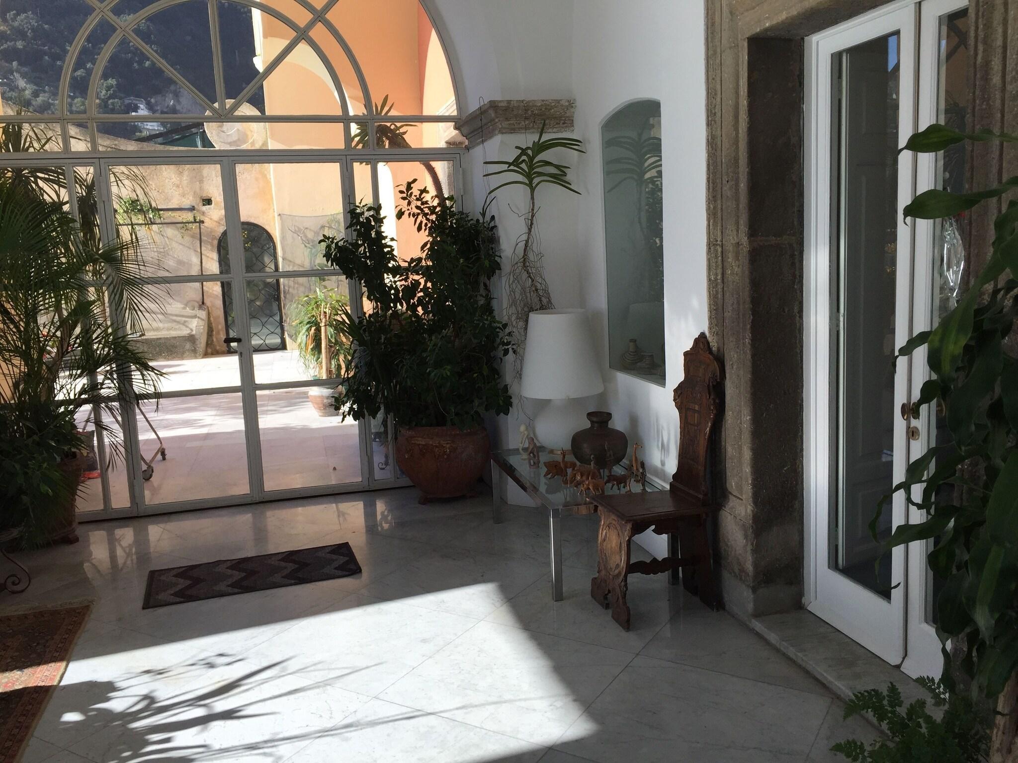 Vista Lobby Villa Magia