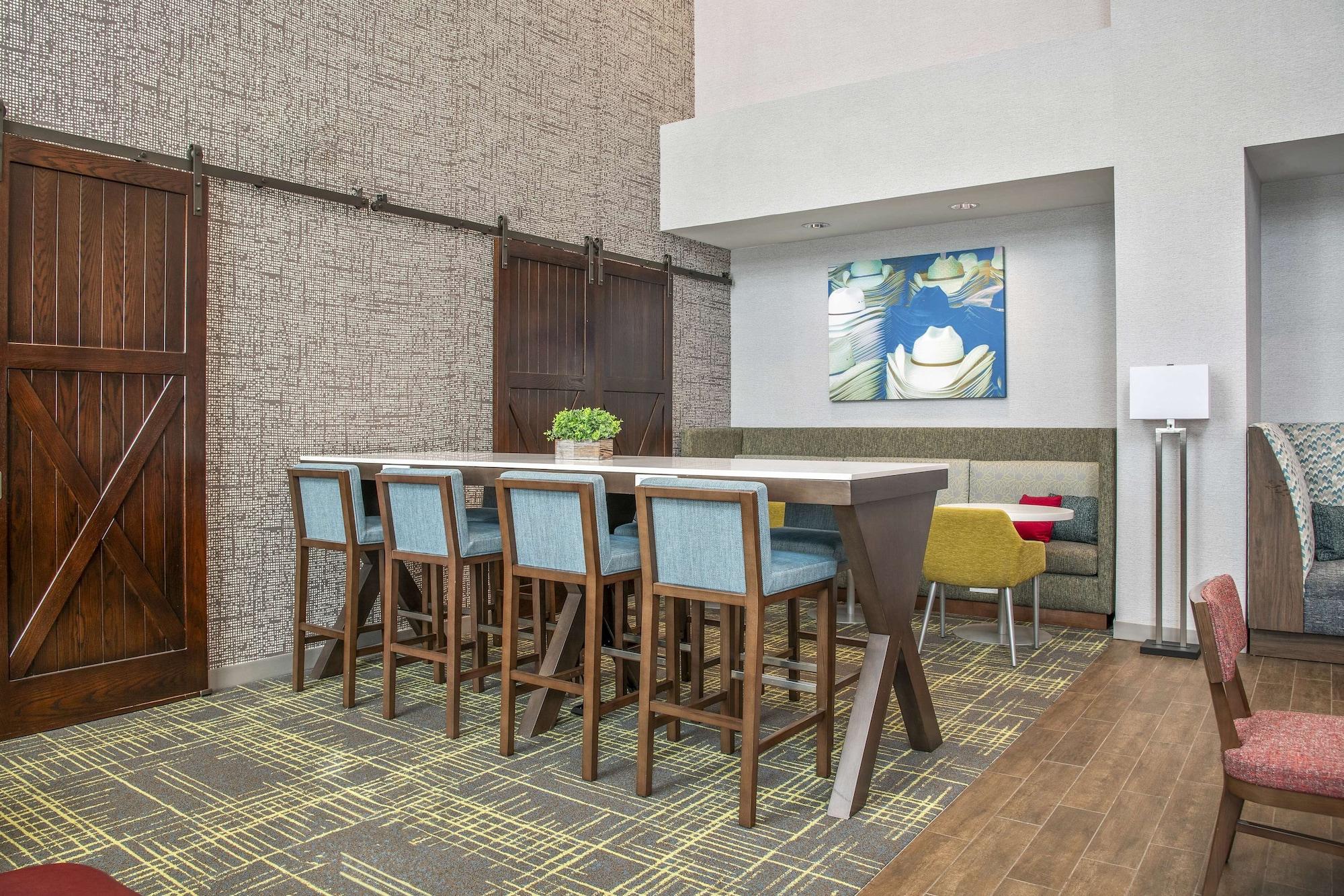 Vista Lobby Hampton Inn & Suites-Dallas Allen