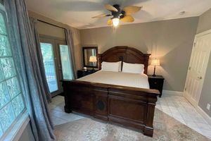 Alquiler Vacacional - 2 BR Hidden Gem with Lake Access, Pool & Hot Tub 15 Min from Lanier Islands