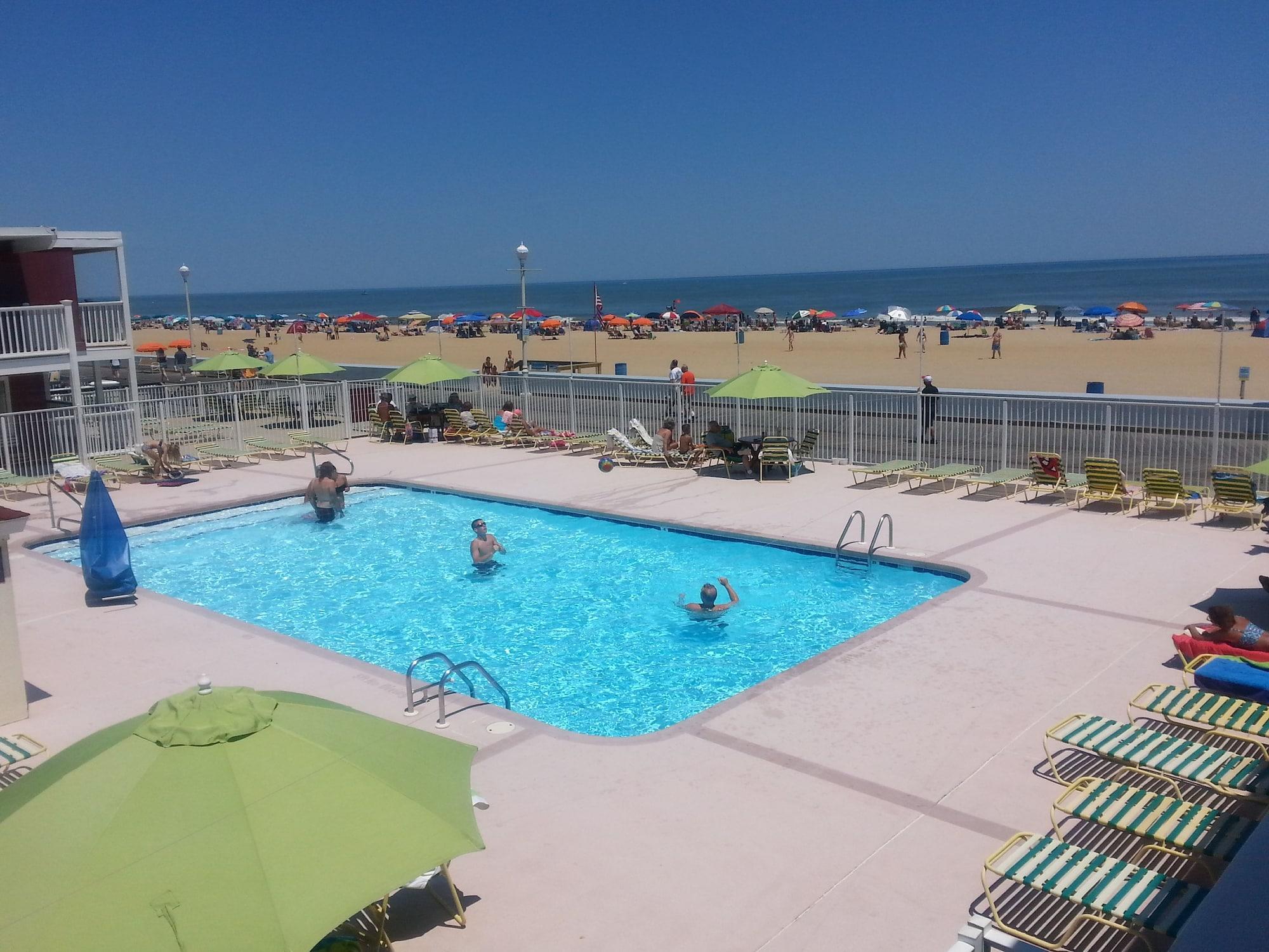 Varios Fish Tales Boardwalk Inn