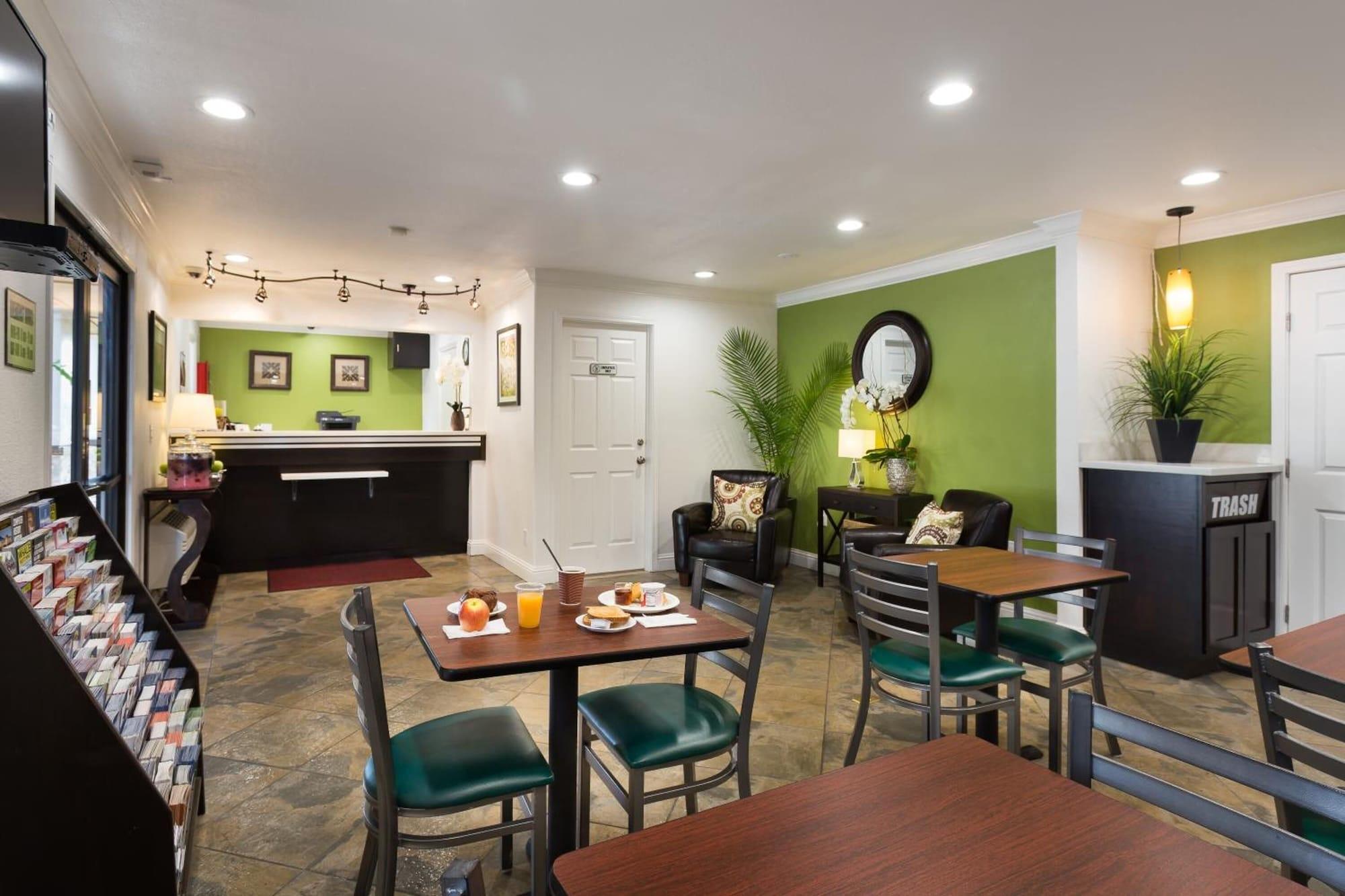 Restaurant Rodeway Inn San Jose HWY-101 Tully Rd Exit