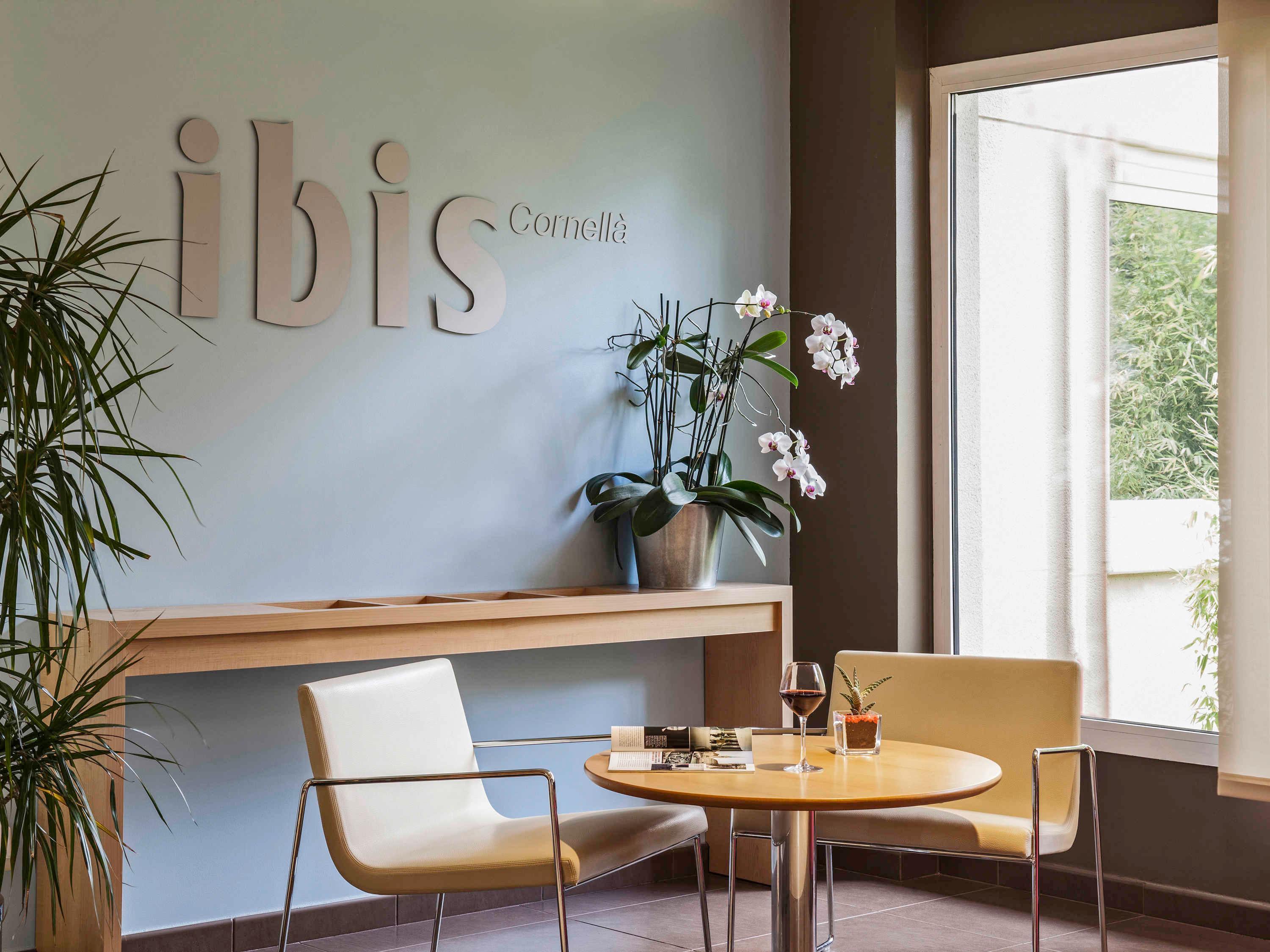 Vista Exterior ibis Barcelona Cornella