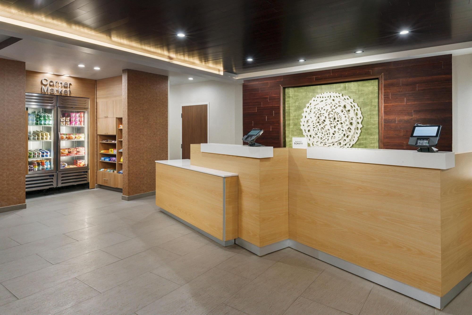 Vista Lobby Fairfield Inn & Suites Oakhurst Yosemite