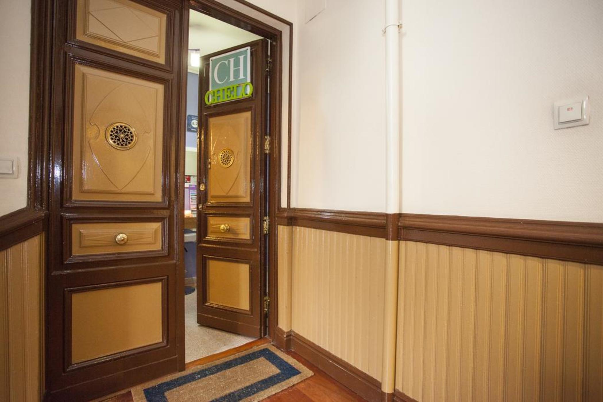 Vista Lobby C. H. Chelo