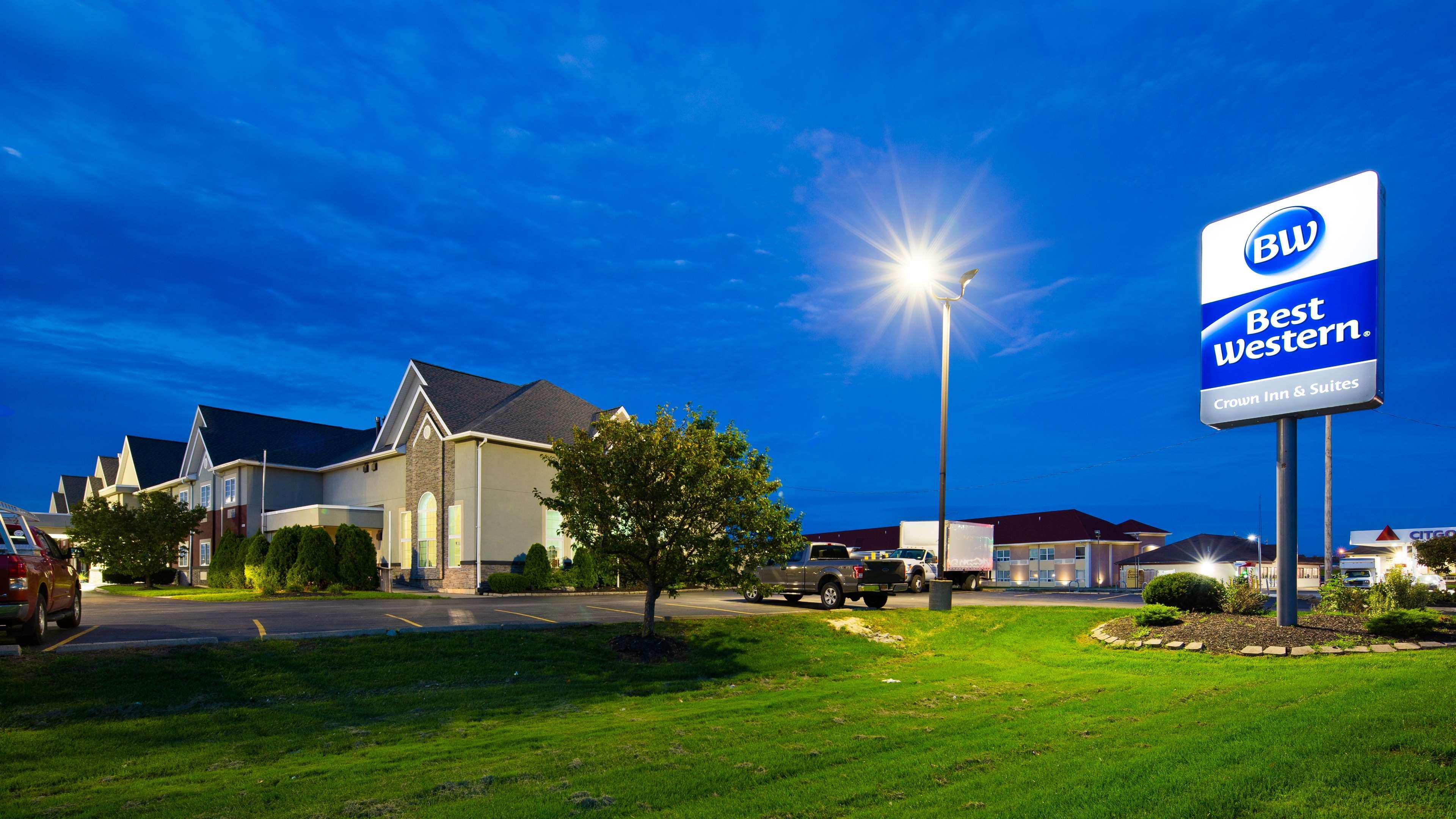 Vista Exterior Best Western Crown Inn & Suites