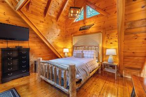 Alquiler Vacacional - Smoky Traditions-Luxury Cabin,Gated,Pools,Mini-golf, Brand New Multi-Game Arcade