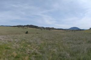Aluguel por temporada - Cascade Valley Wonderland campground in Hornbrook perfect for outdoor adventures