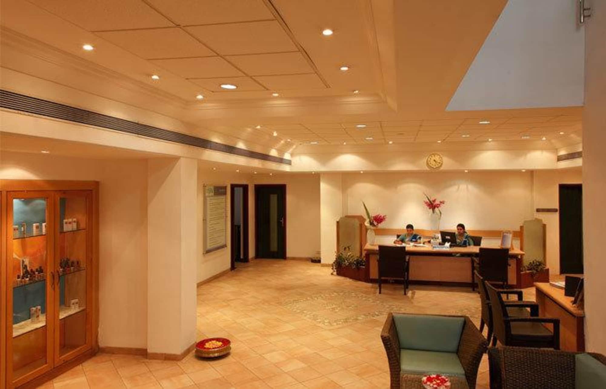 Vista Lobby Palm Meadows Resort