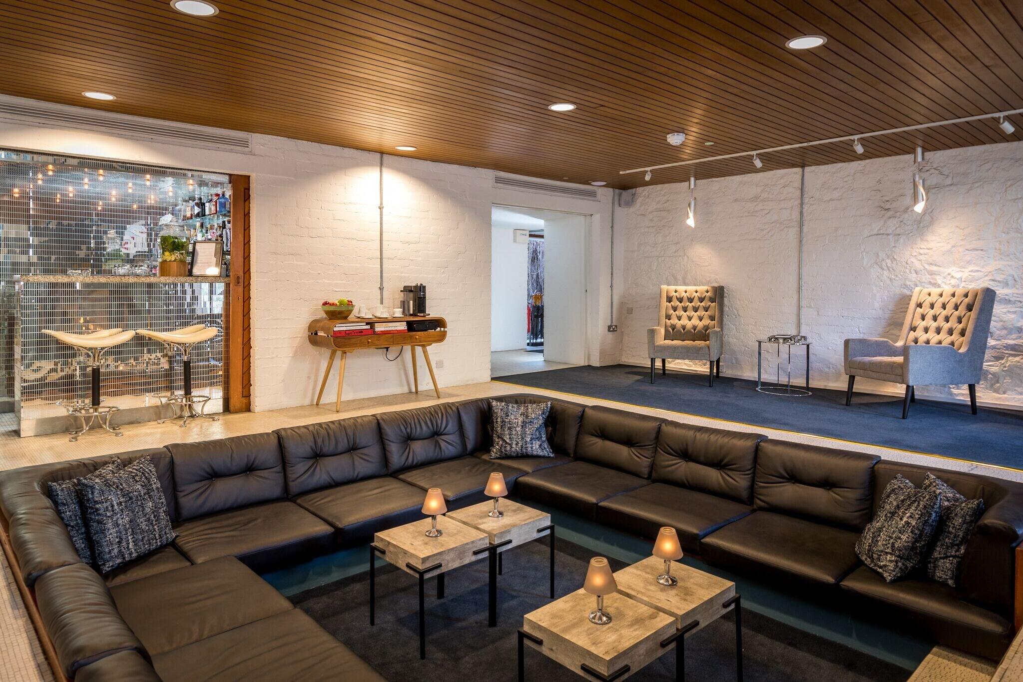 Vista Lobby Number 31