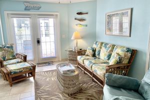 Alquiler Vacacional - New Beach Gear~5 Mins Cruise Ports~25 Steps to Beach~Heated Pool & Hot Tub