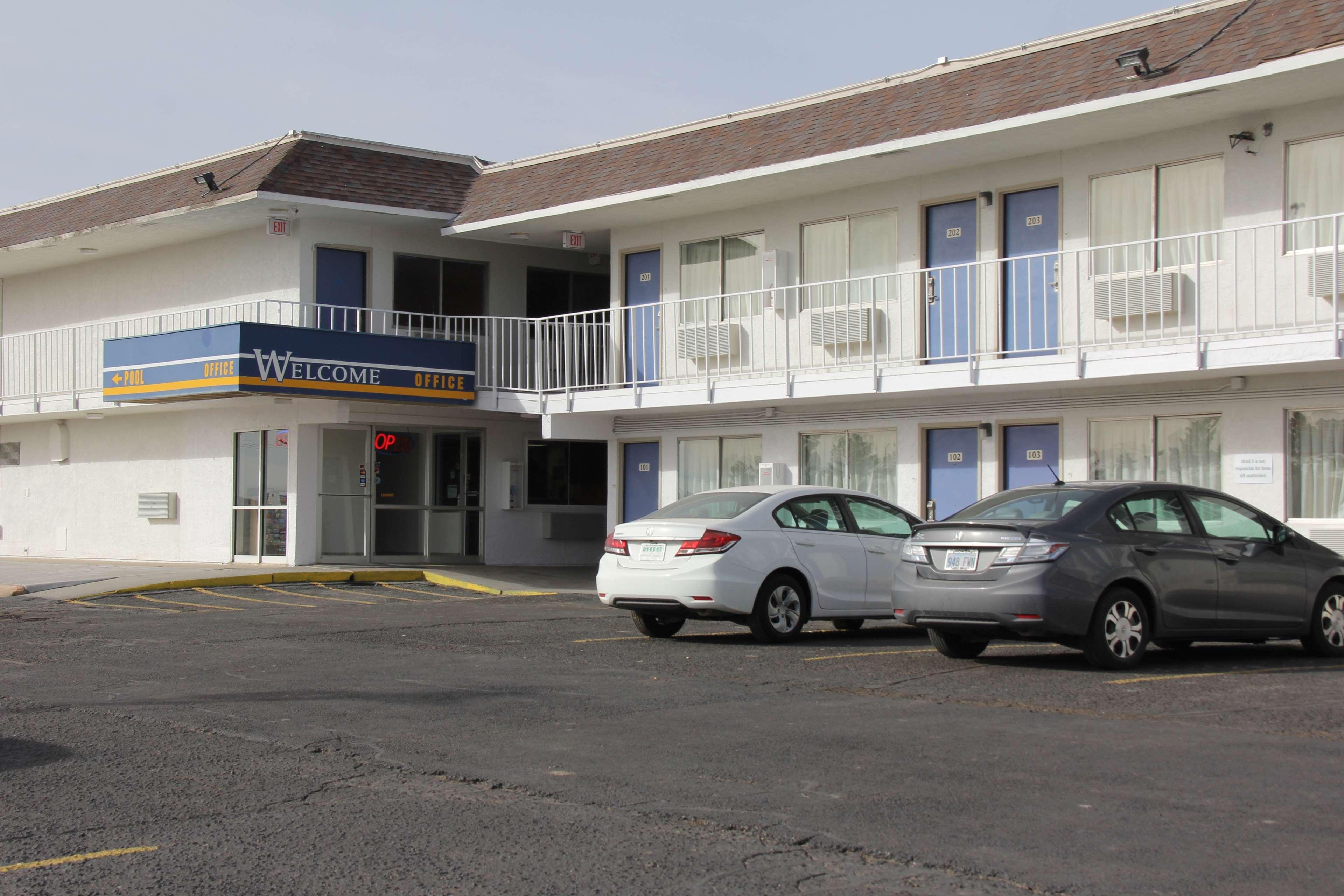 Vista Exterior Motel 6 Goodland, KS