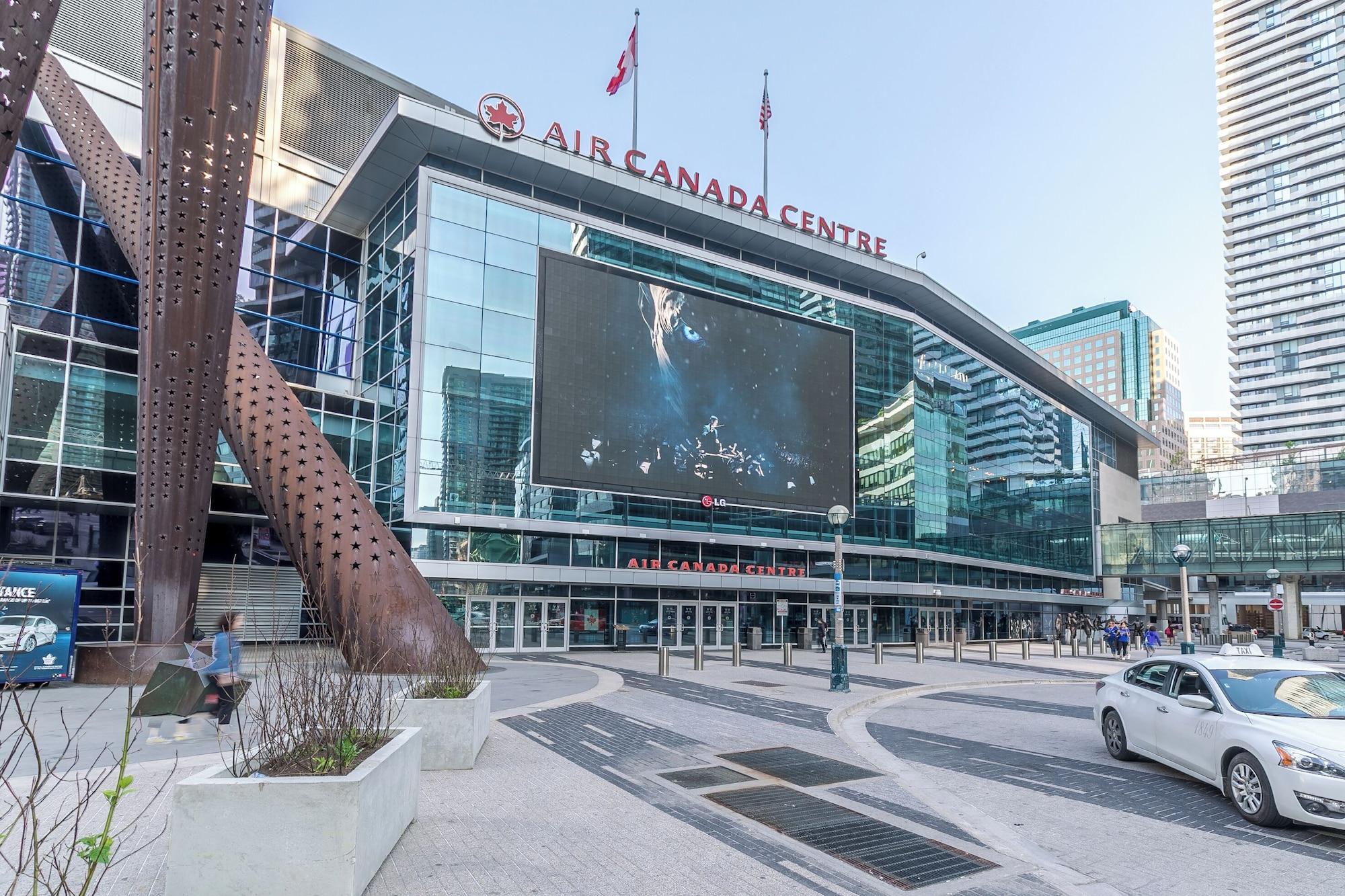 Varios GLOBALSTAY. Maple Leaf Square