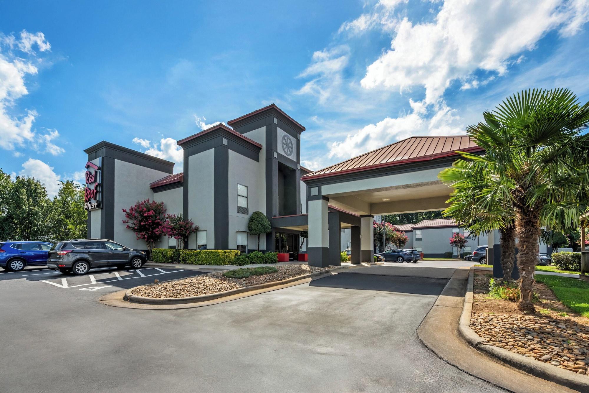 Vista Exterior Red Roof PLUS+ Henderson