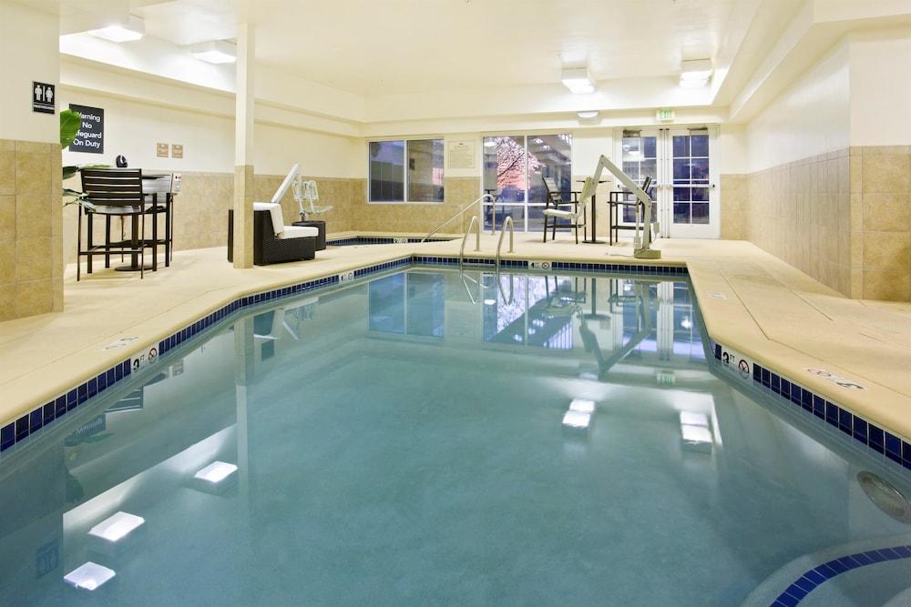 Vista da piscina Homewood Suites by Hilton Denver West Lakewood