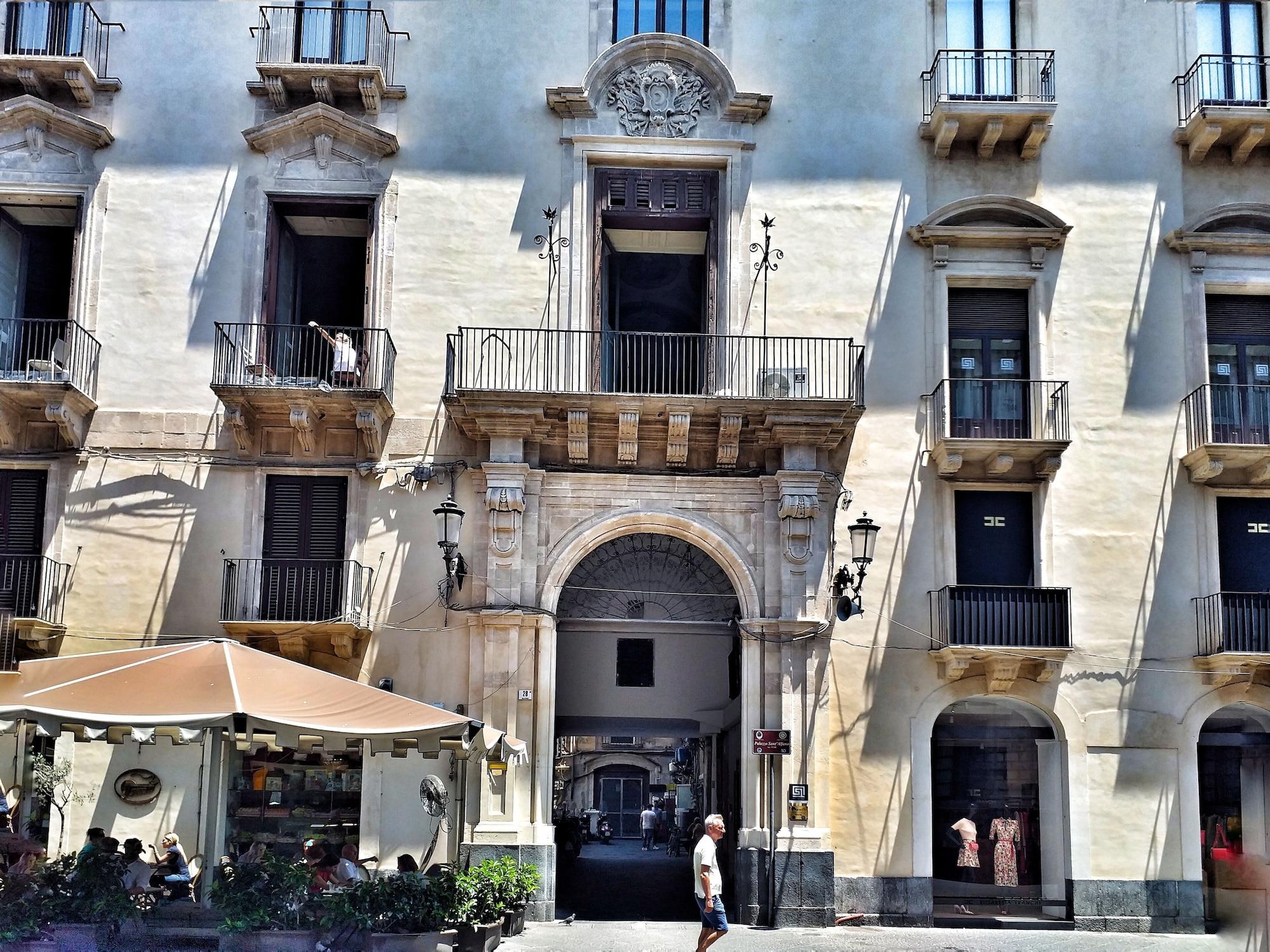Vista Exterior Ostello Degli Elefanti