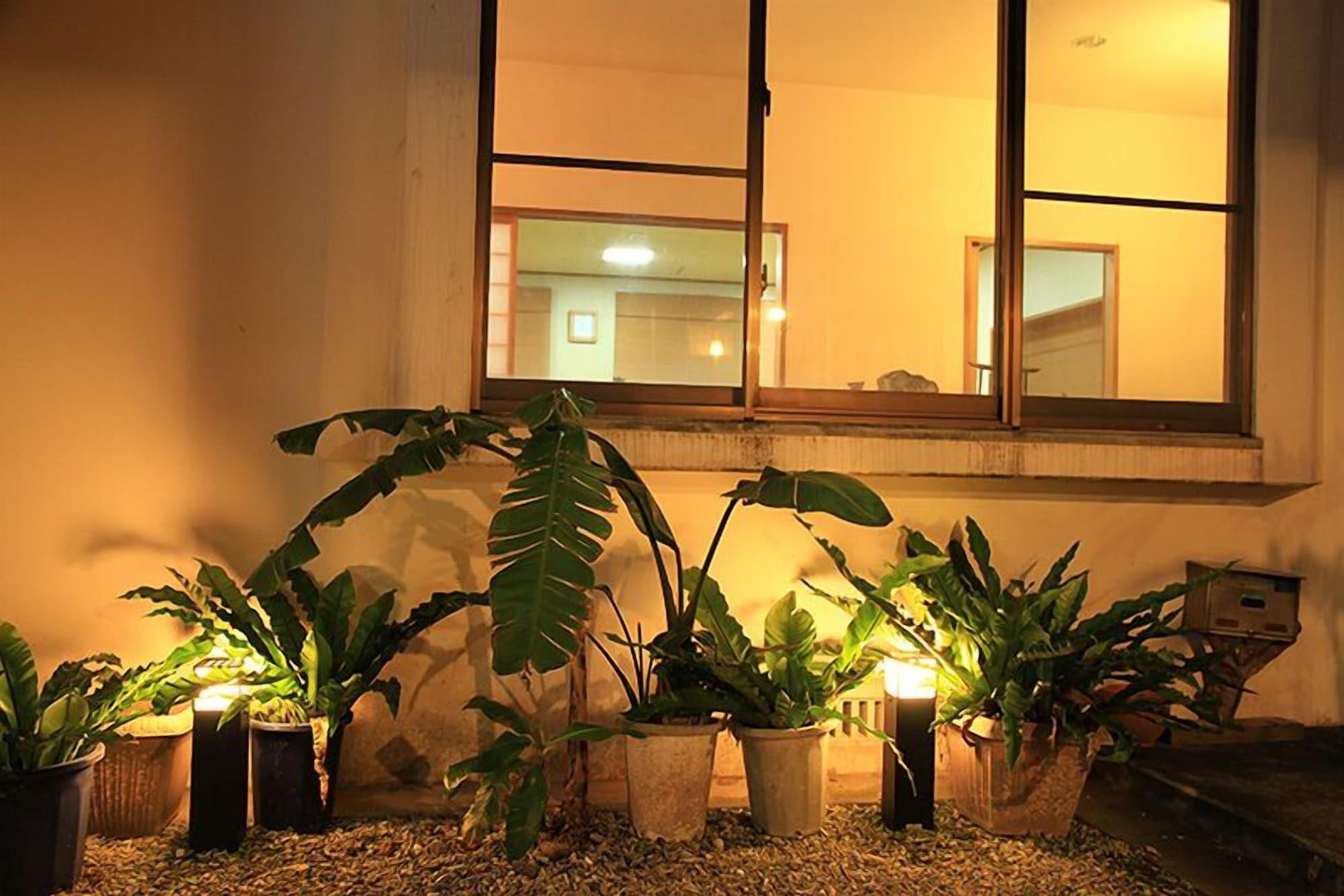 Vista Exterior Jouya