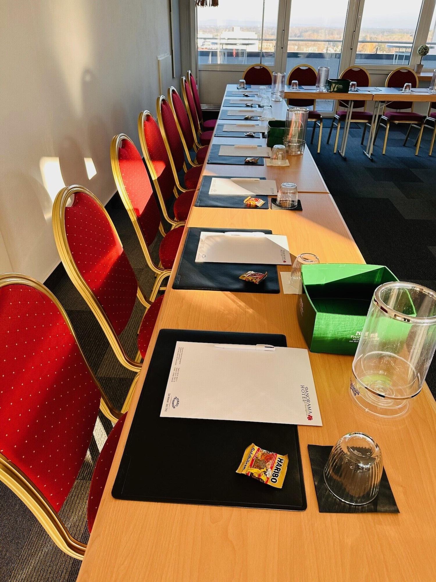 Sala de Reuniones PANORAMA HOTEL in Neustadt an der Weinstraße
